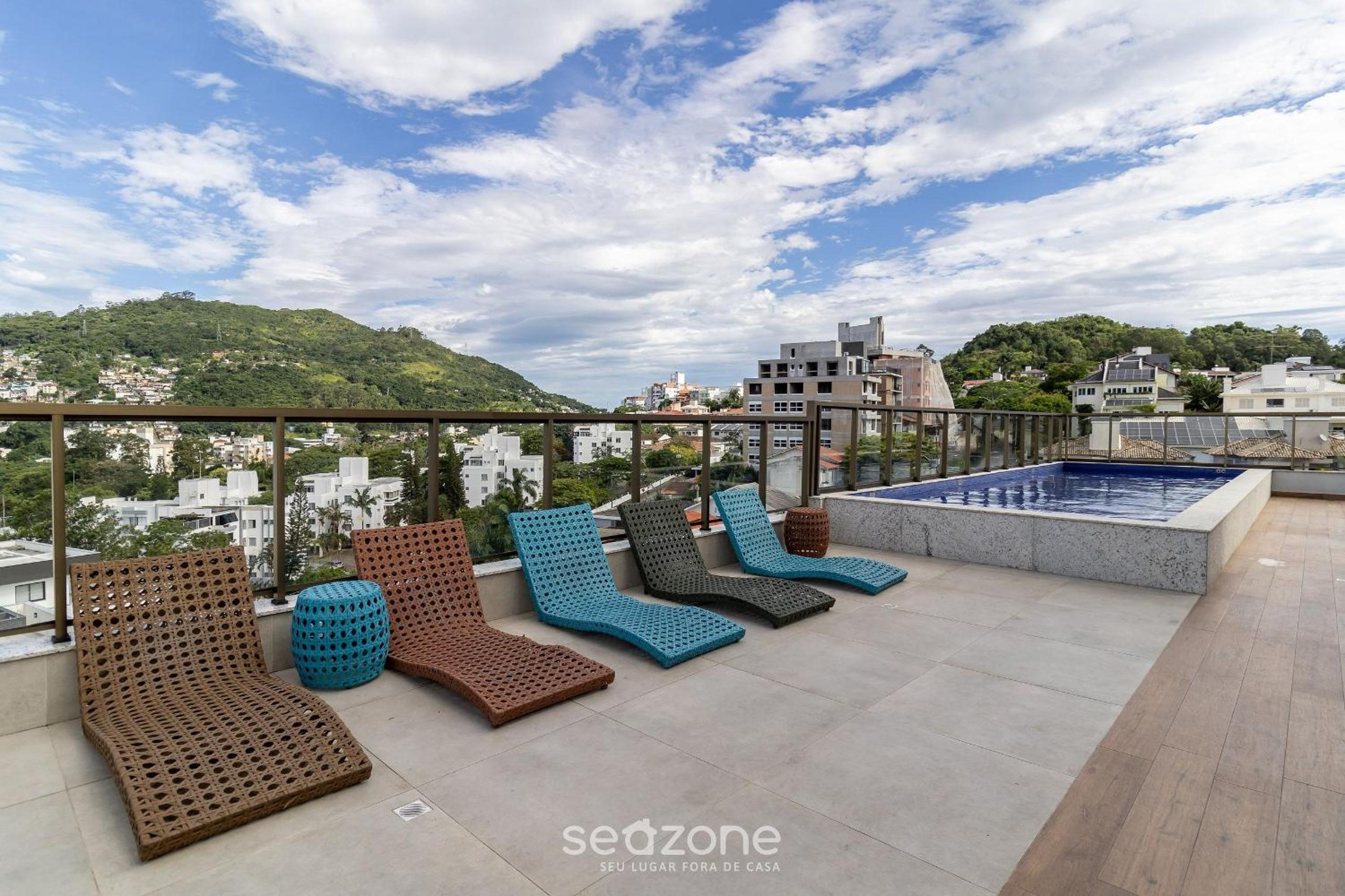 YHD - Condominium with pool near UFSC Located in Carvoeira, this condominium is an excellent choi