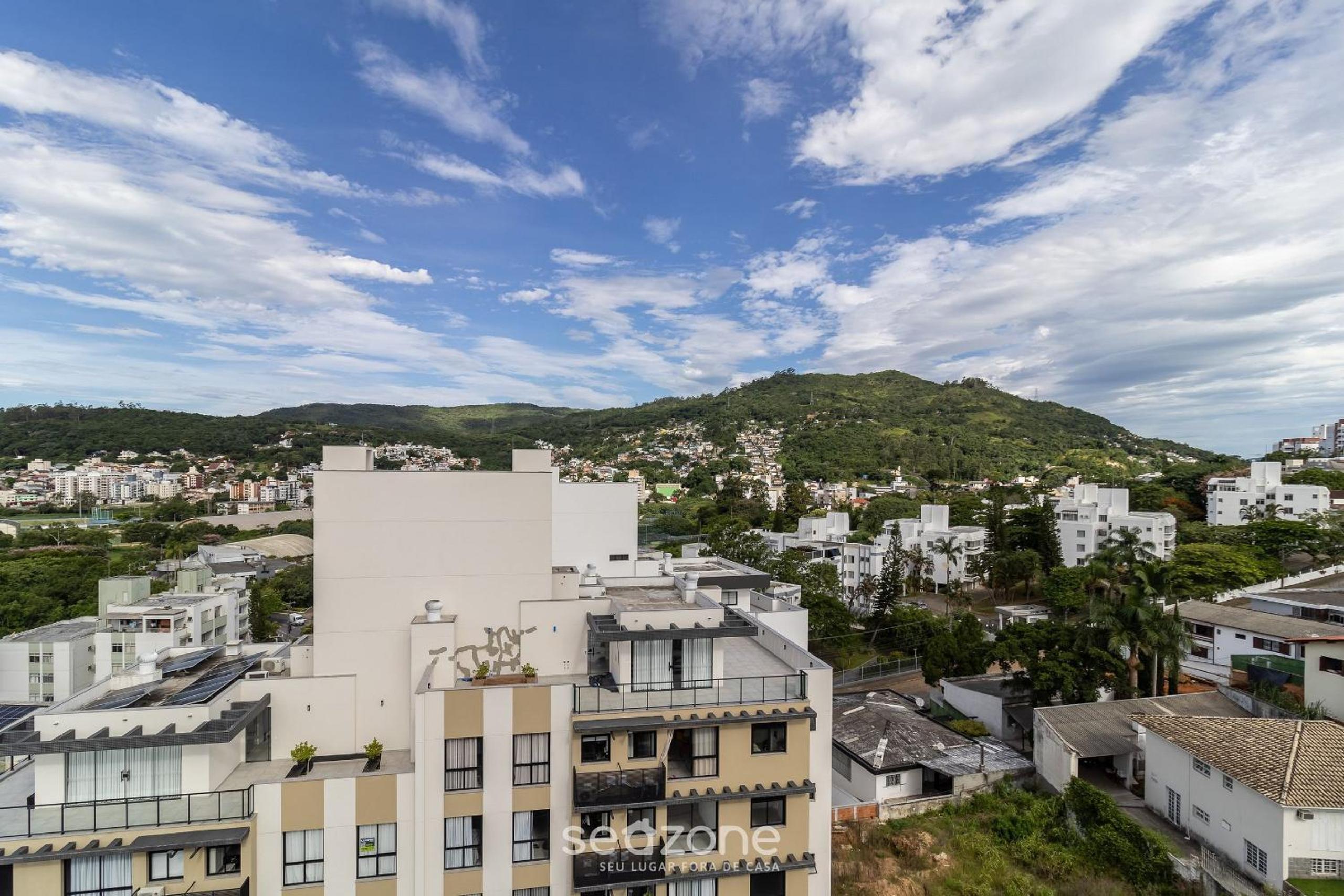 YHD - Condominium with pool near UFSC Located in Carvoeira, this condominium is an excellent choi