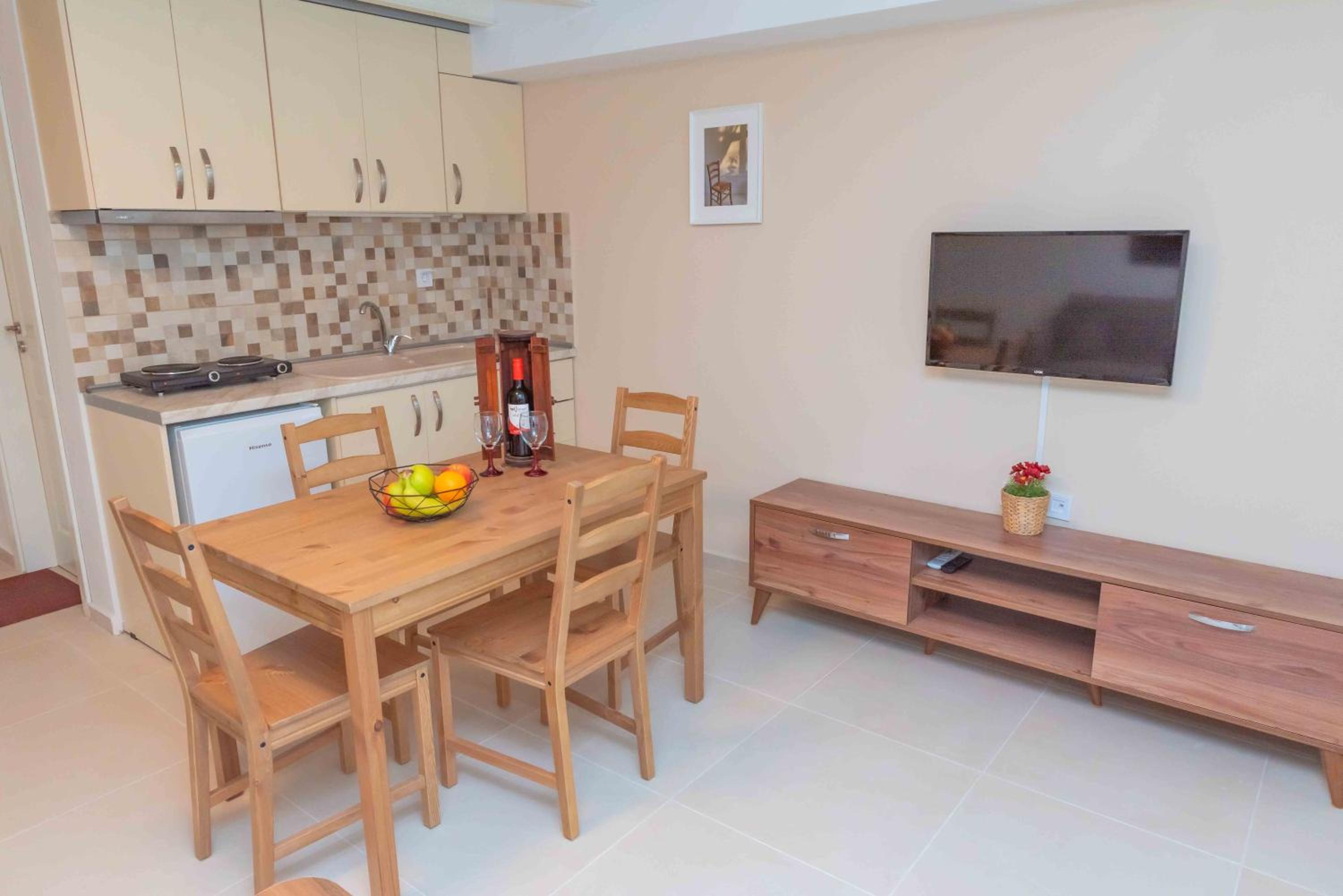 INFINITY SEASIDE APARTMENTS photo 4