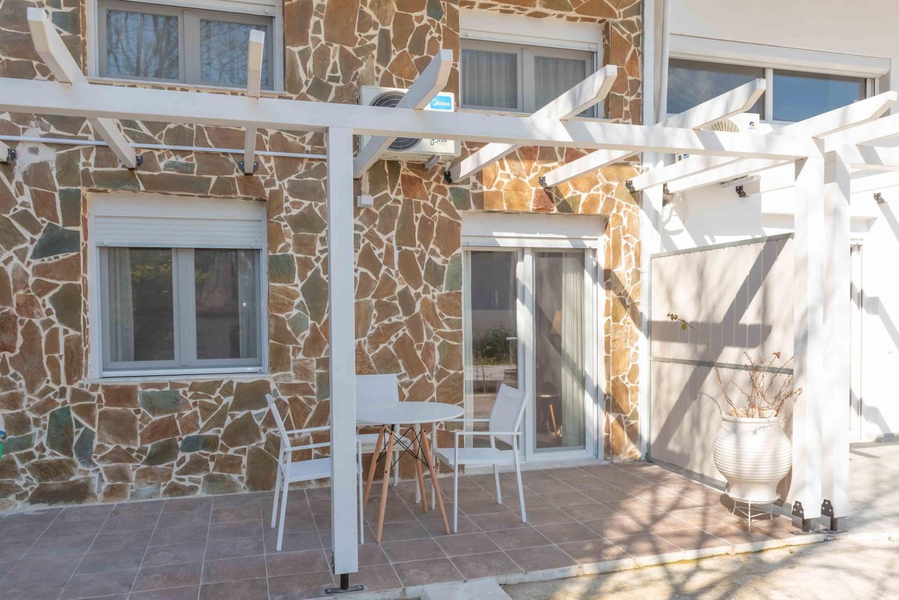 INFINITY SEASIDE APARTMENTS photo 5