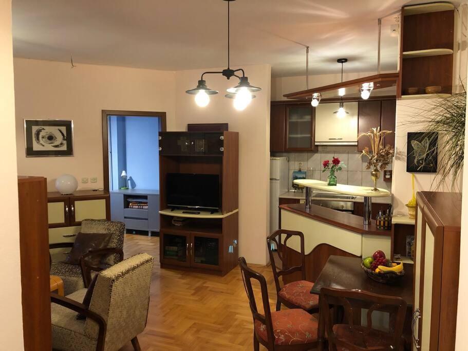S&A Apartment