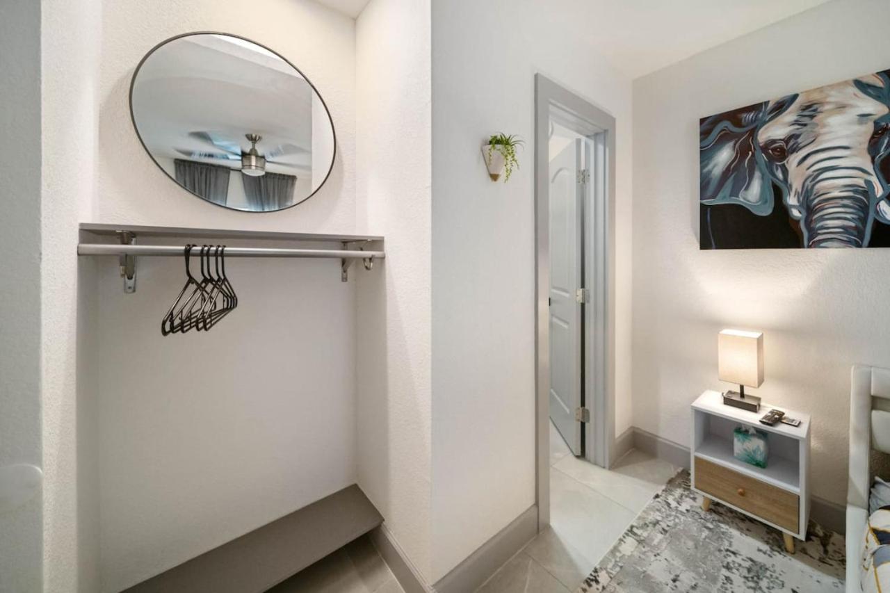 Modern Apt Near Las Olas Beach view 3