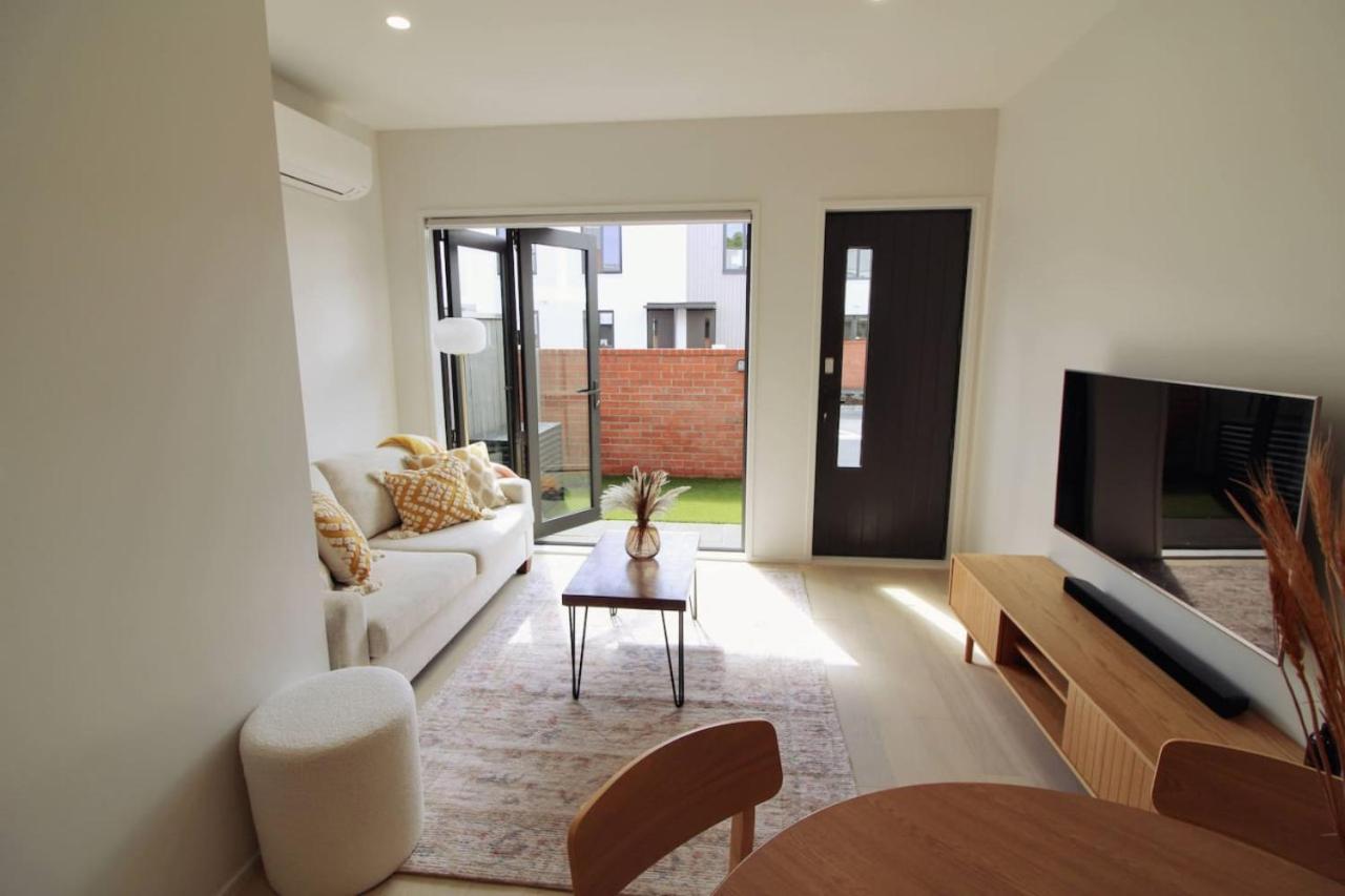 Modern Mt Albert Townhouse view 5