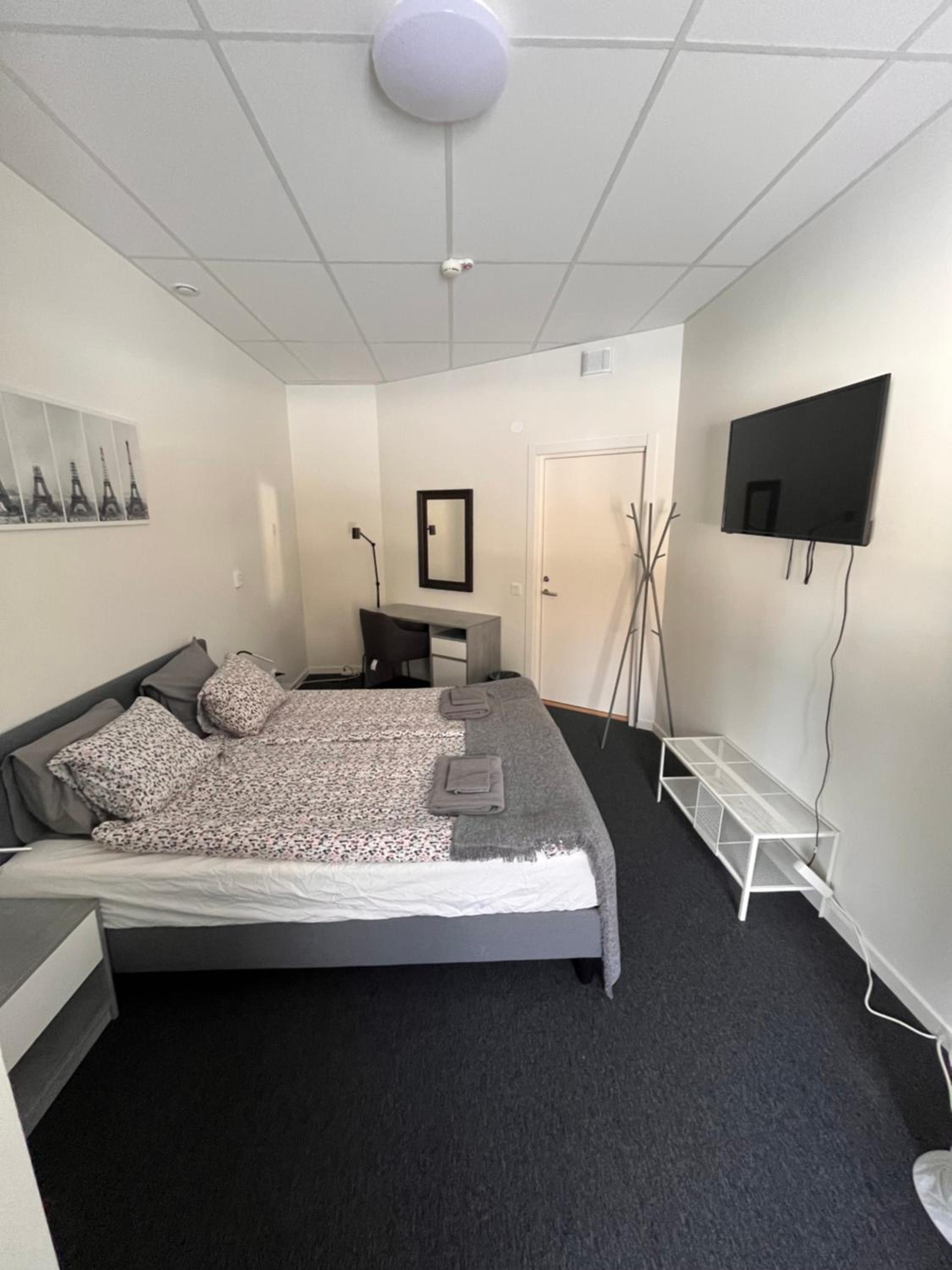 Rentalux Hostel - double & single rooms