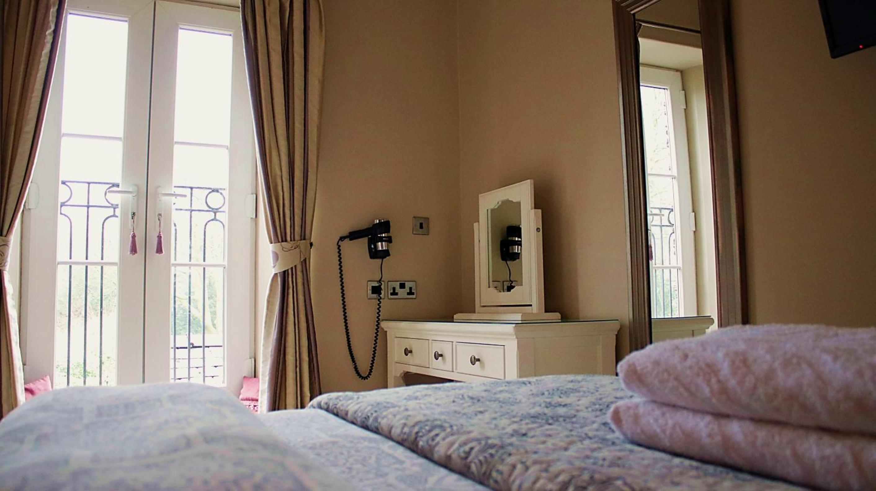 Bowness Bay Suites