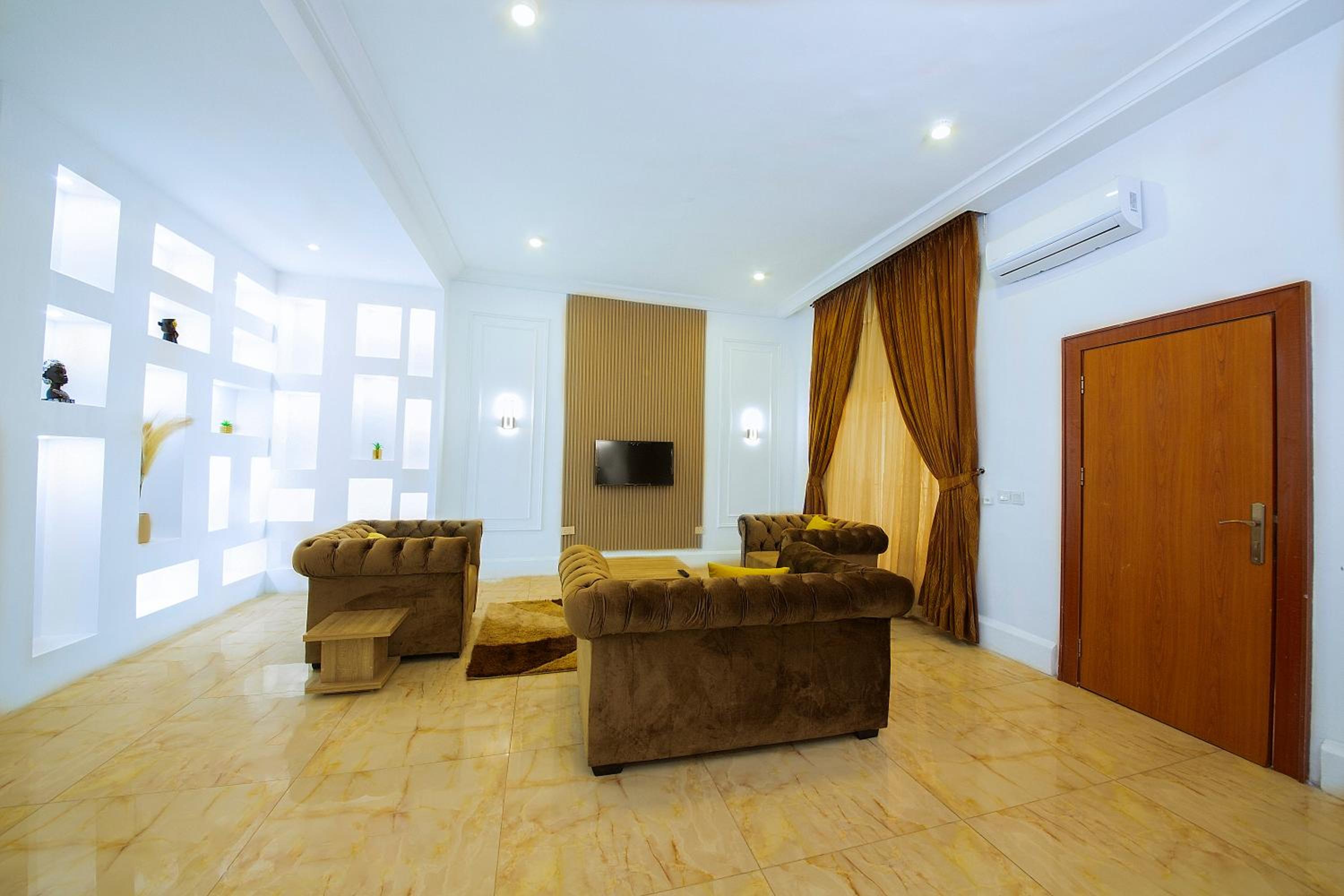 4 Bedroom Terrace Apartment Flat #1 view 4