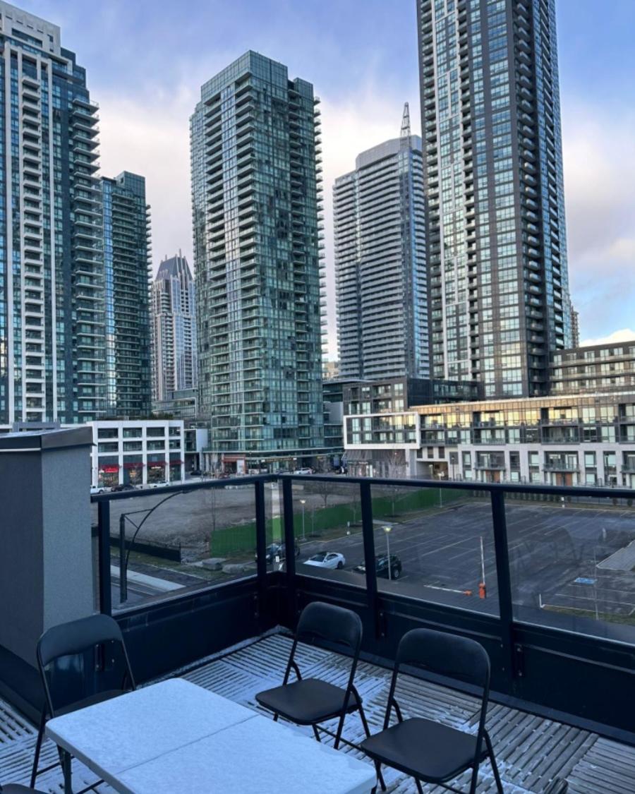 Modern Luxury 3 bed rooms House in Toronto Mississauga