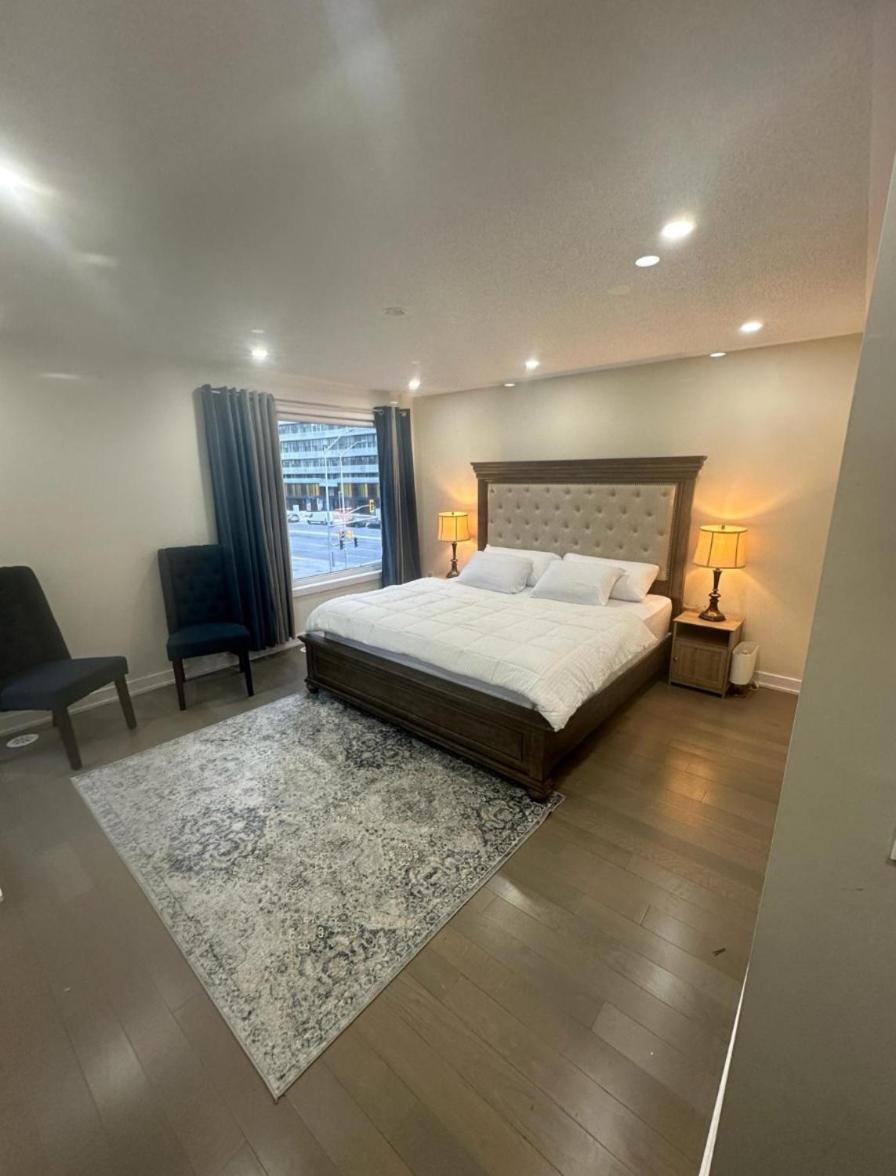Modern Luxury 3 bed rooms House in Toronto Mississauga
