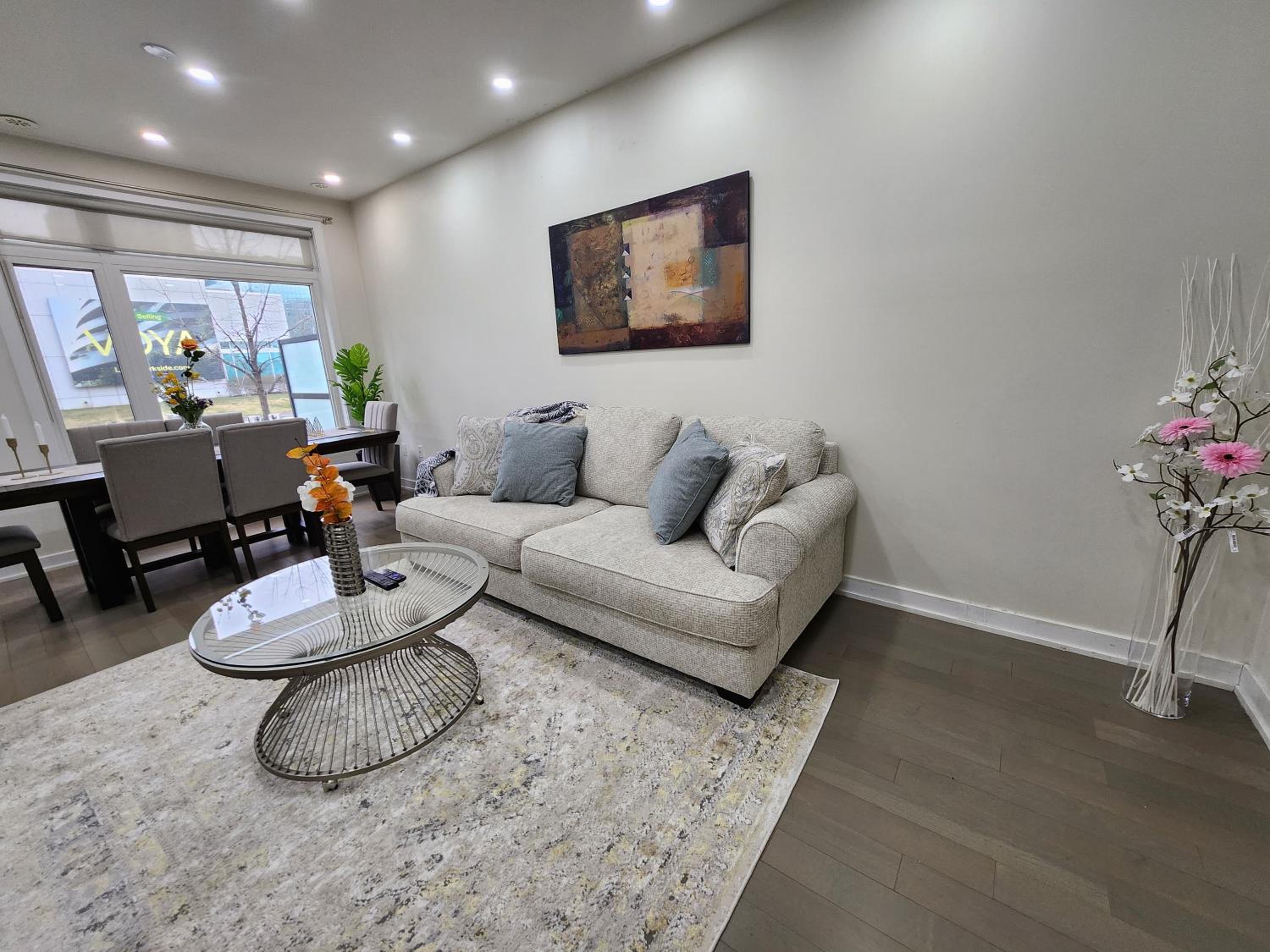 Modern Luxury 3 bed rooms House in Toronto Mississauga