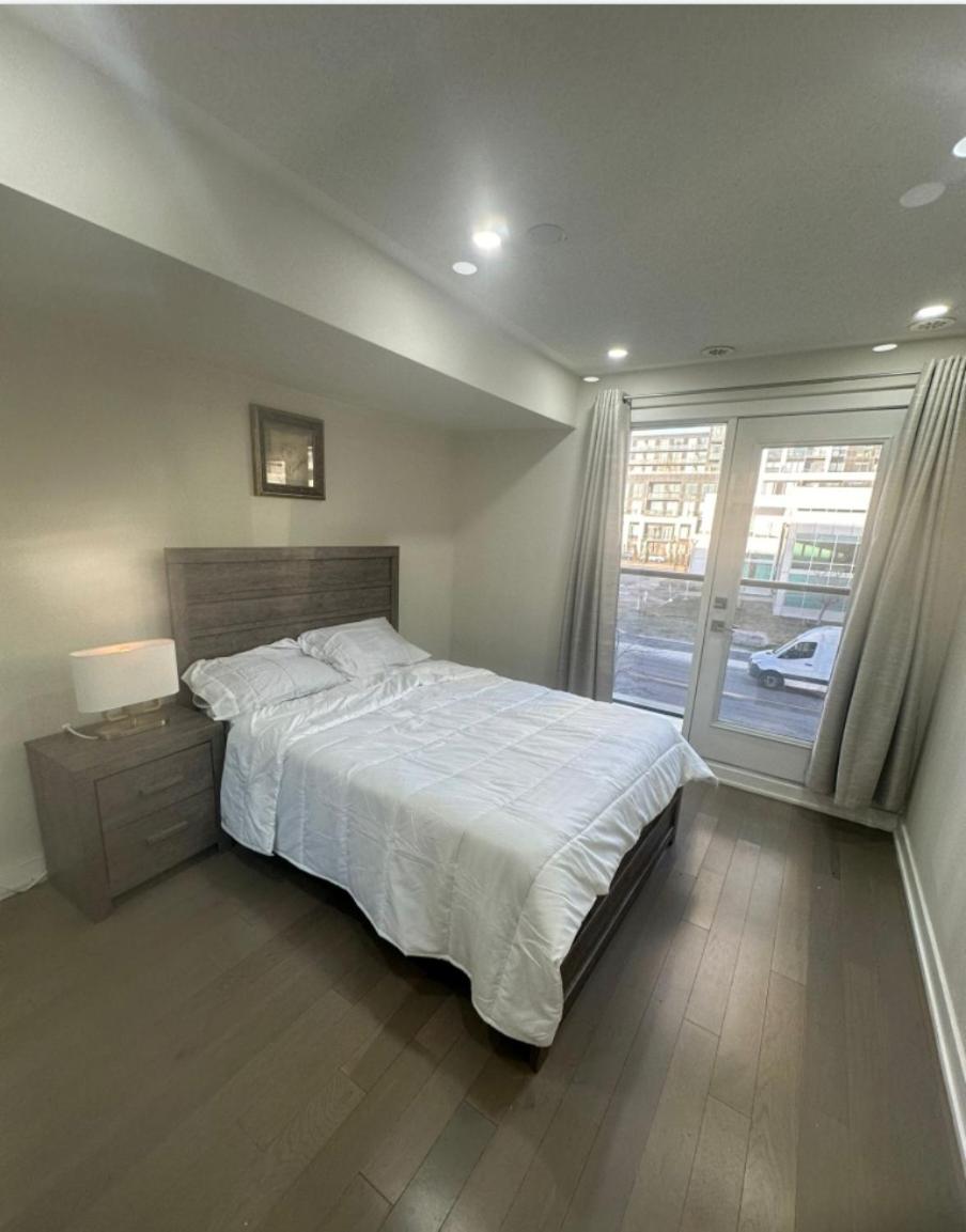 Modern Luxury 3 bed rooms House in Toronto Mississauga