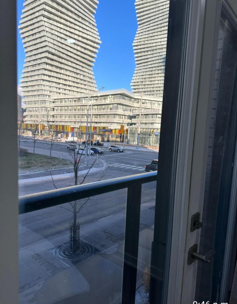 Modern Luxury 3 bed rooms House in Toronto Mississauga