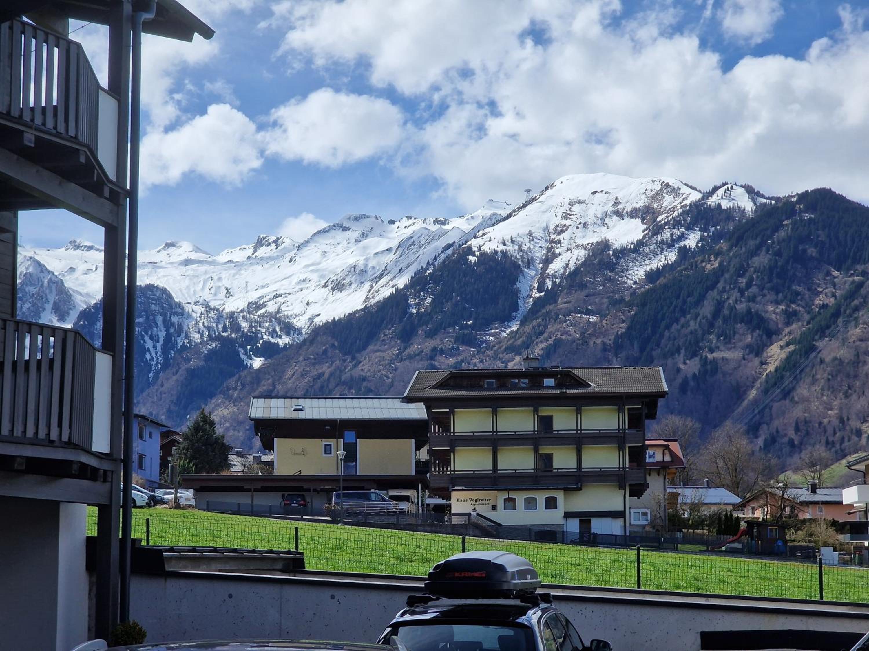 Adler Kaprun, Golf 'n' Ski and Mountain Biking.