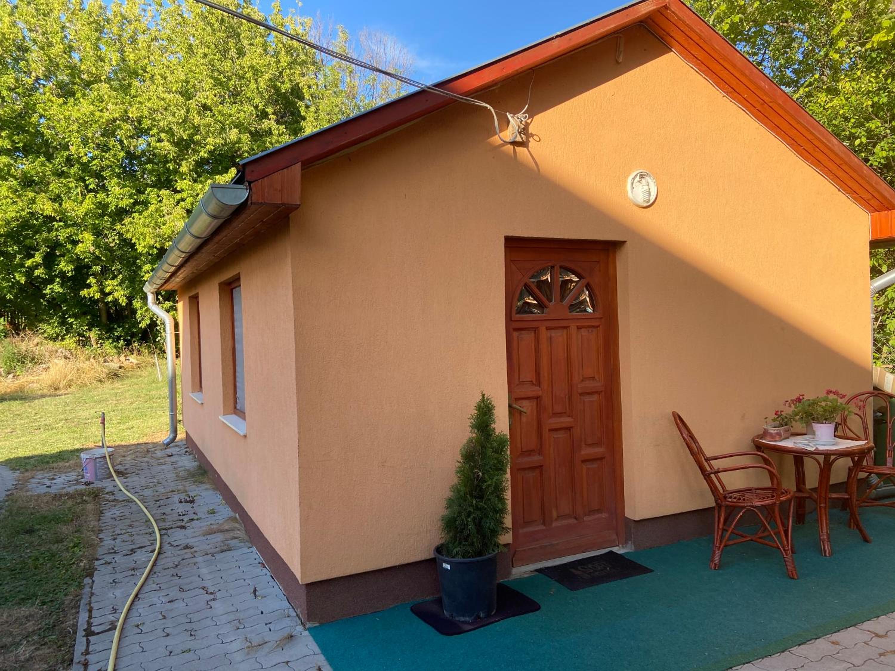 Babér Apartmanház Balatonakarattya
