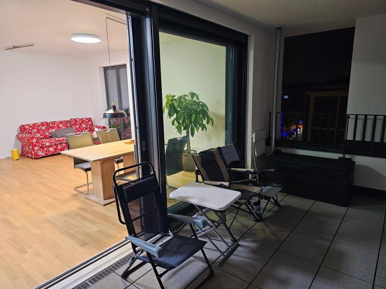 3 rooms 2 bathrooms 2 toilets new apartment center of Düsseldorf underground parking space contactless self check-in
