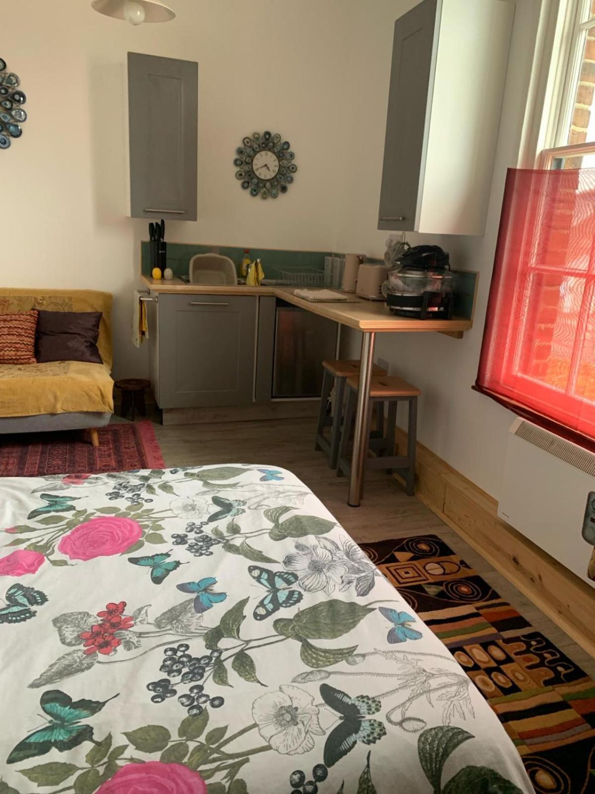 Norfolk broads. Vault apartment view 5