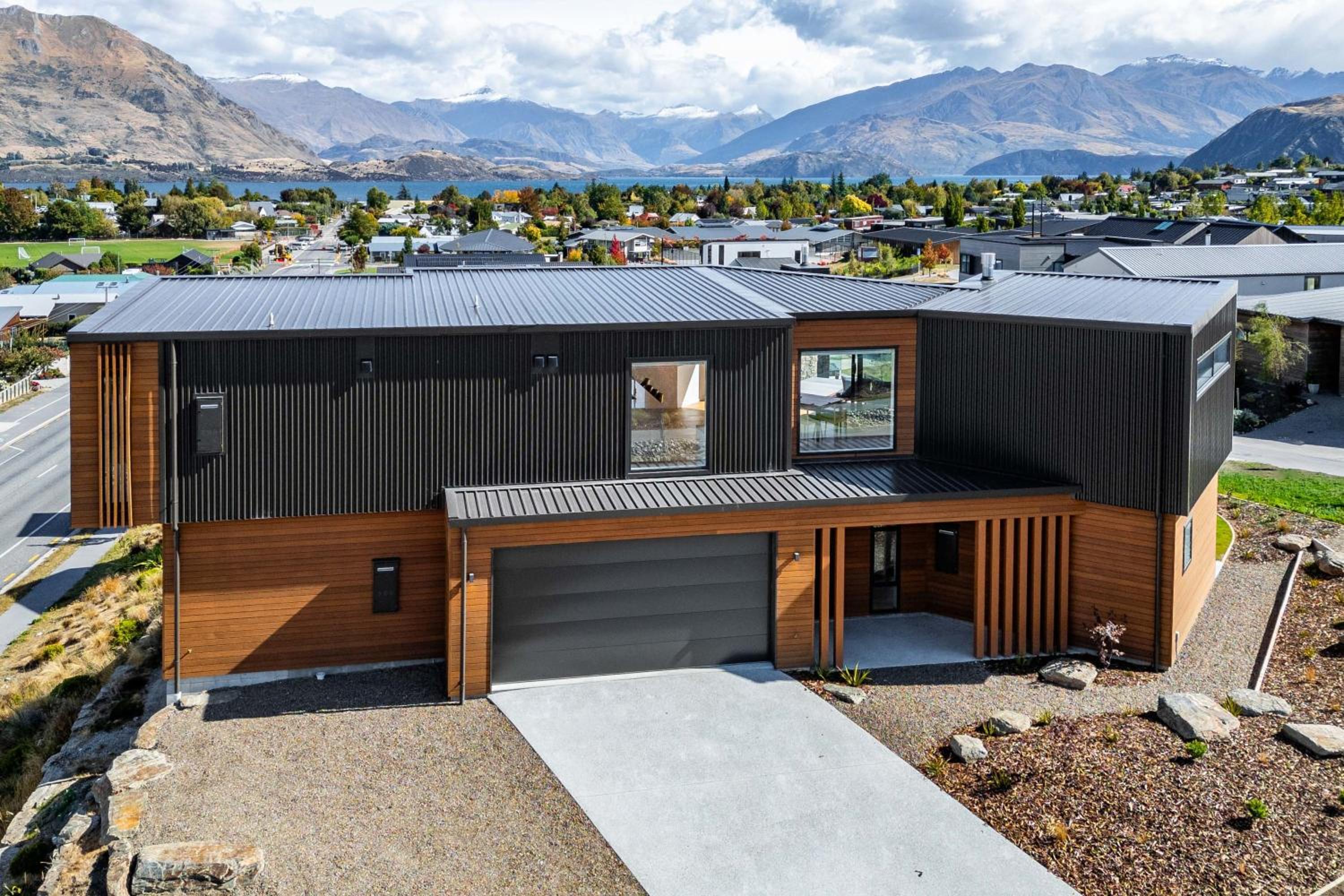 Grand Alpine Vista Escape view 4