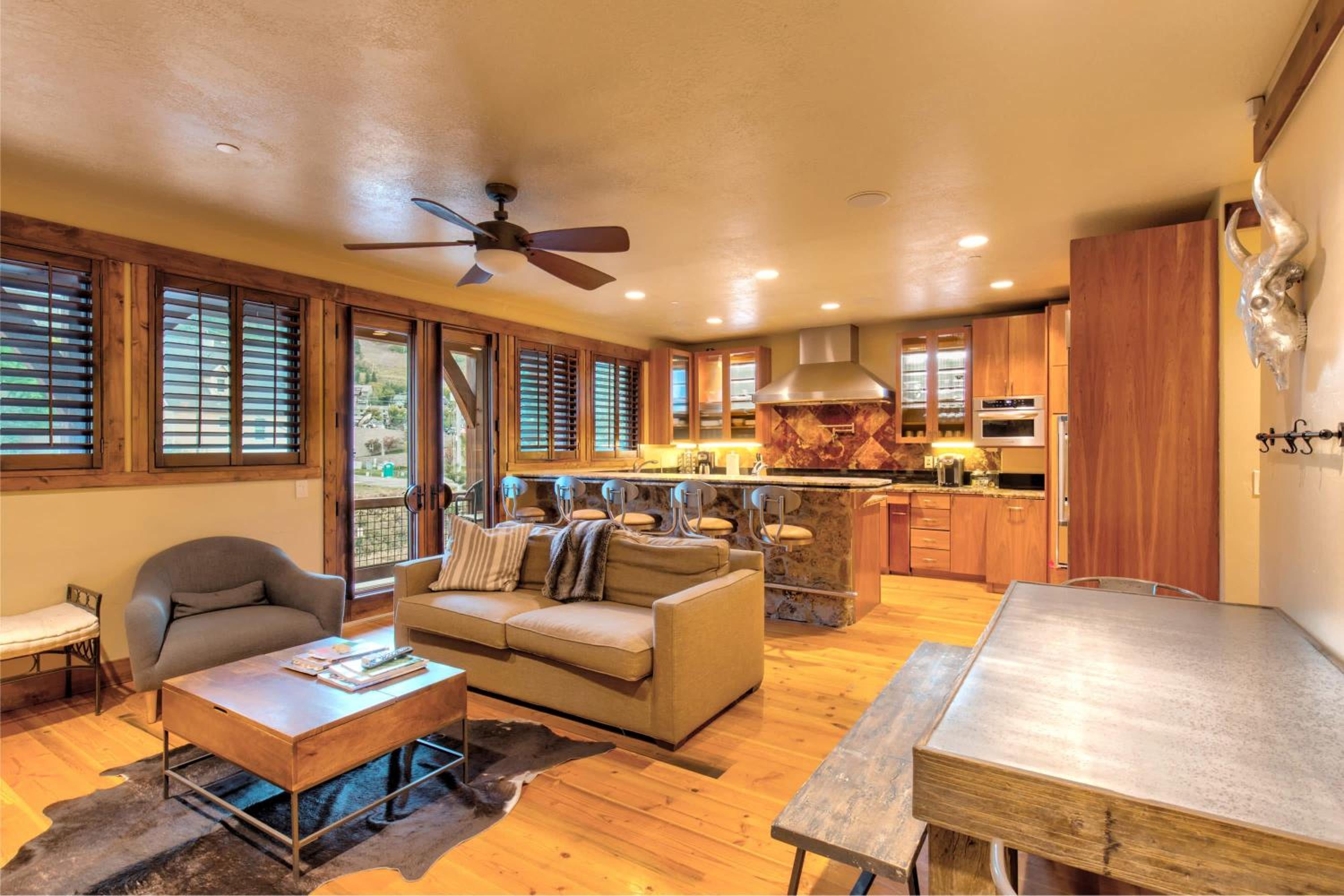 Lux Mountain Lodge - Walking Distance To Main St view 2