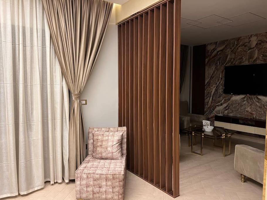 Urban Elegance @ Maadino6