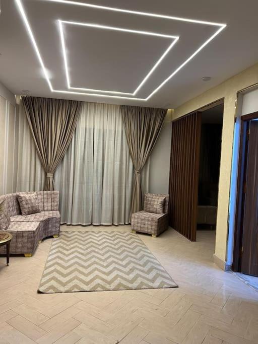 Urban Elegance @ Maadino6