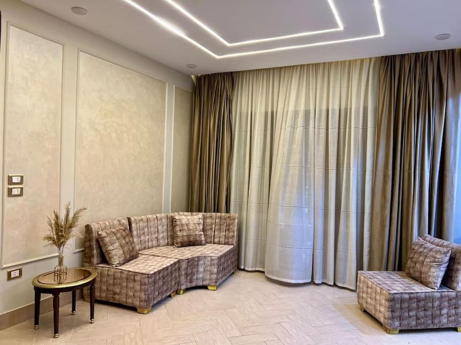 Urban Elegance @ Maadino6