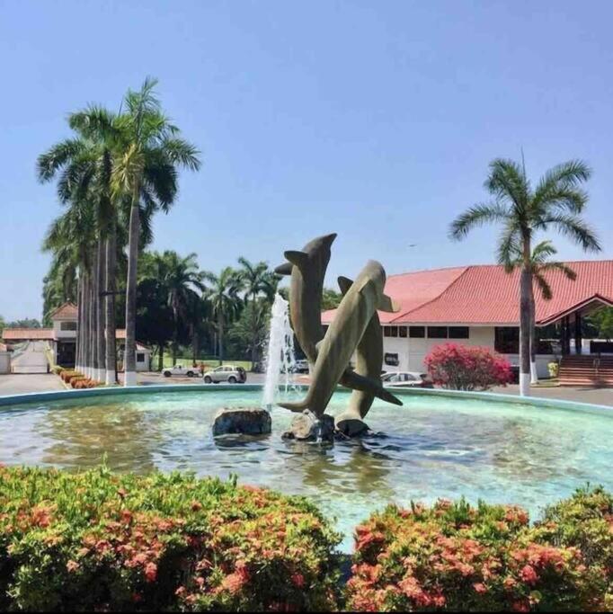 2Bdr Condo - Los Delfines Golf & Country Club - Large Patio - Beach of Playa Tambor - 24 hrs security