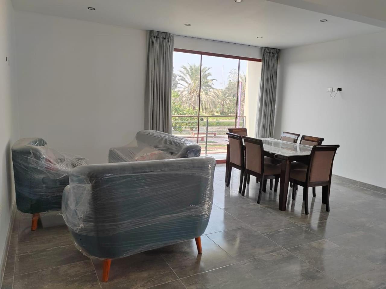 Moderna casa de campo con áreas verdes en condominio residencial ¨ La Hacienda¨