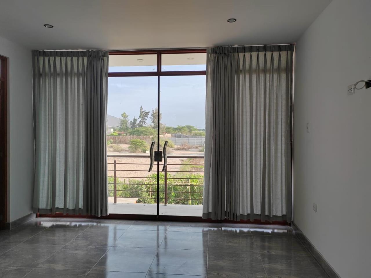 Moderna casa de campo con áreas verdes en condominio residencial ¨ La Hacienda¨
