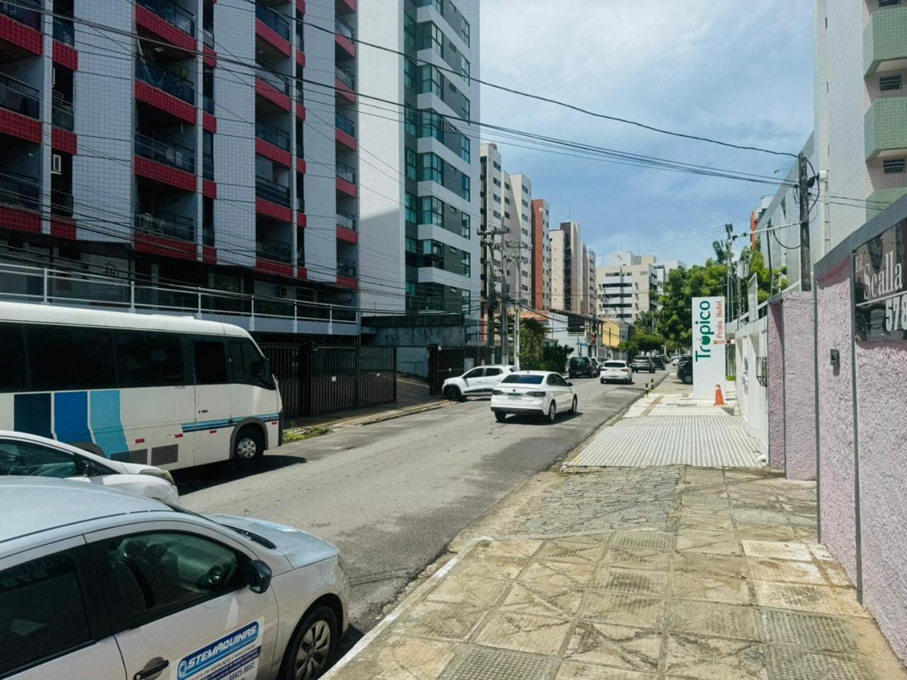 Praia Ponta Verde com garagem, Wi-fi, piscina, lavadora roupas - Apto 202