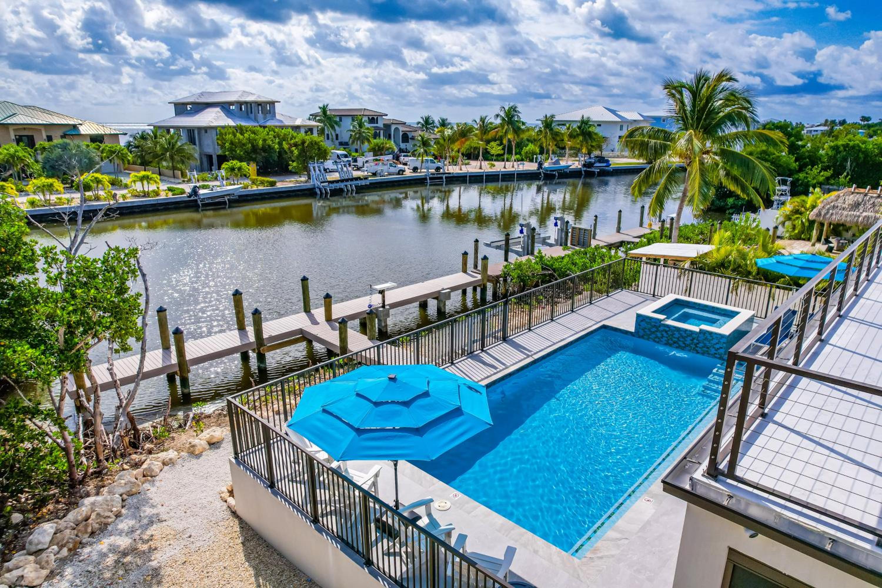 Welcome to Paradise Villa: A luxury home in Sombrero Beach, Florida Keys. view 5