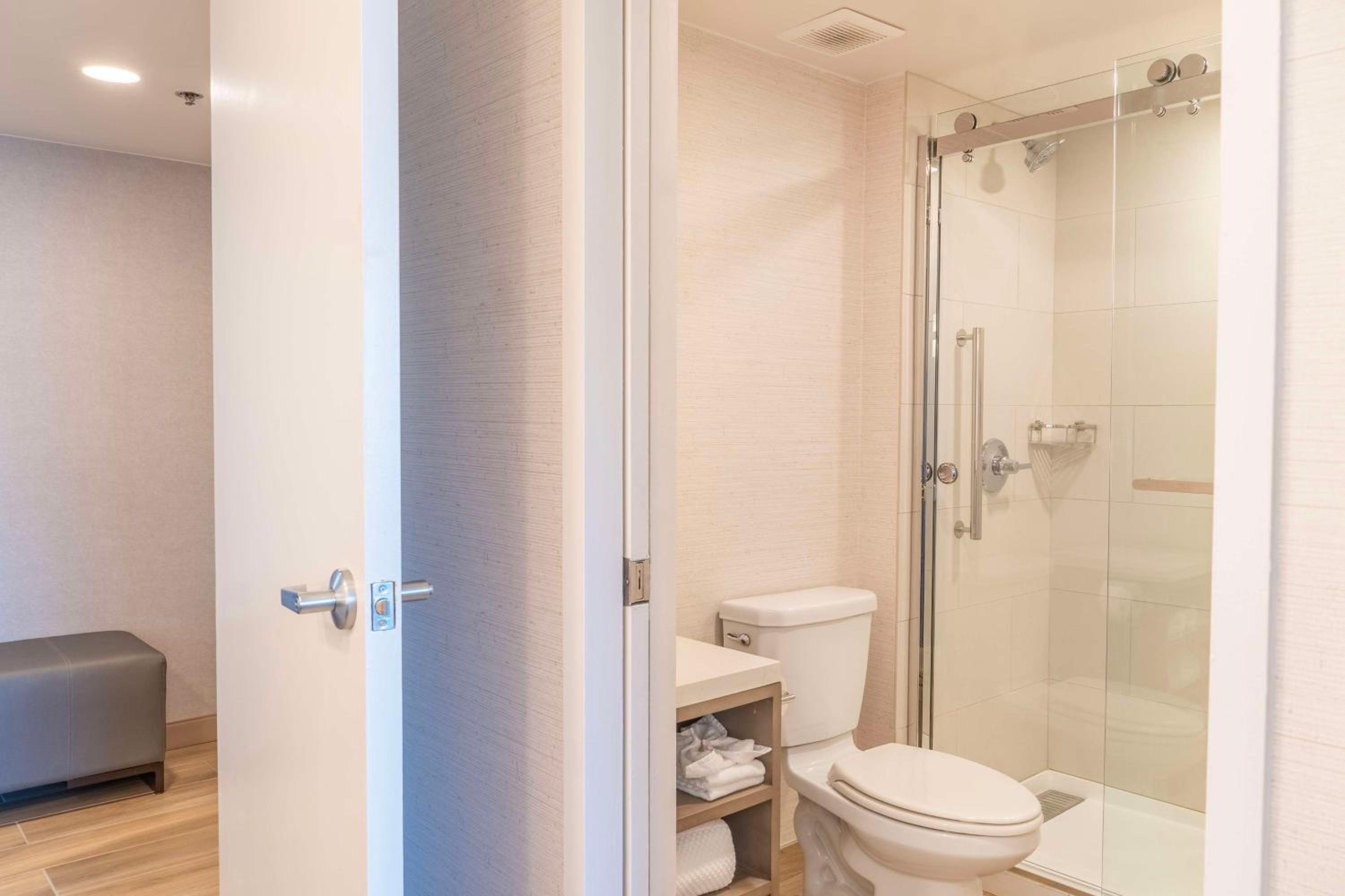 Santa Ana Vacations - DoubleTree by Hilton Orange County Airport - Property Image 45