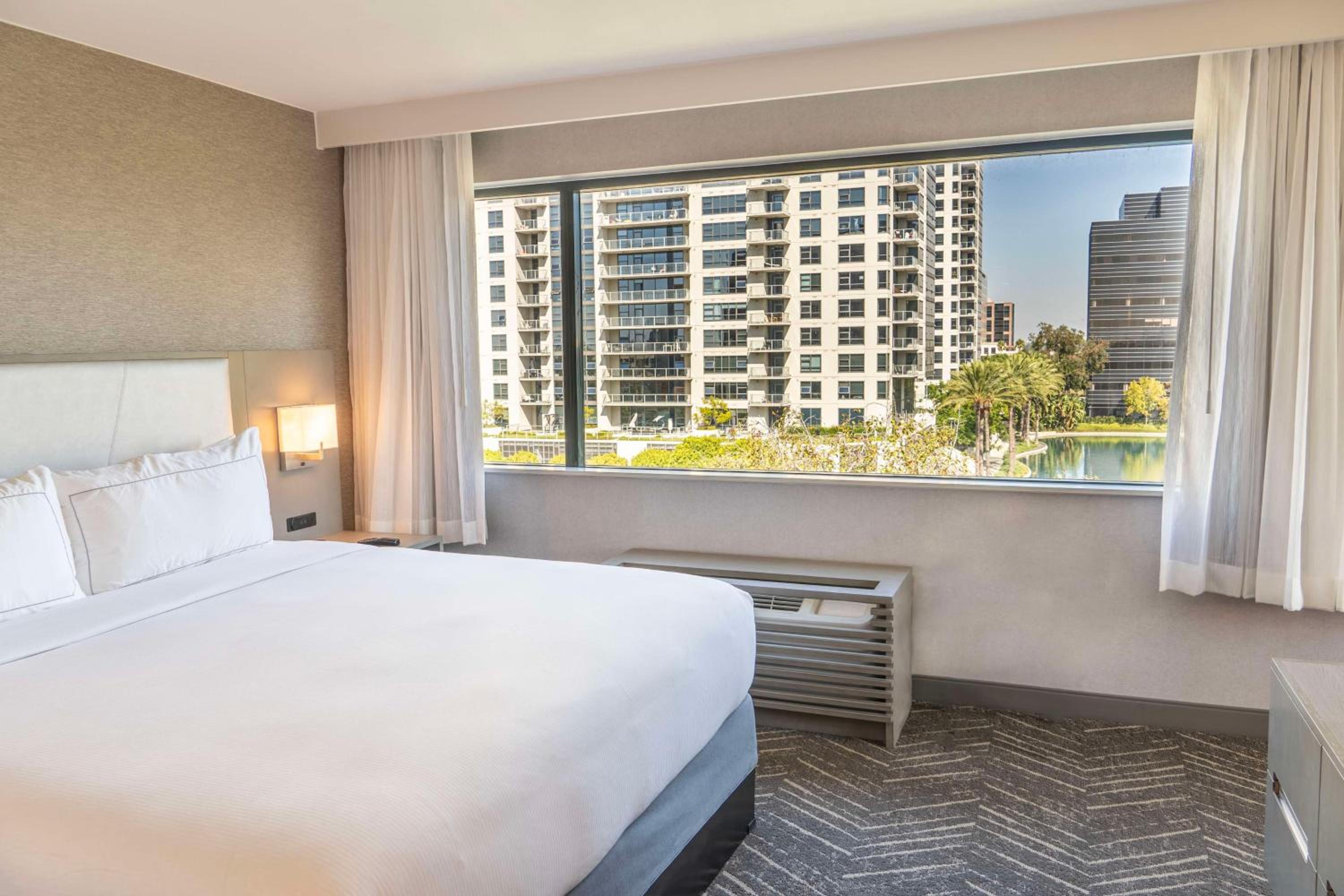 Santa Ana Vacations - DoubleTree by Hilton Orange County Airport - Property Image 46