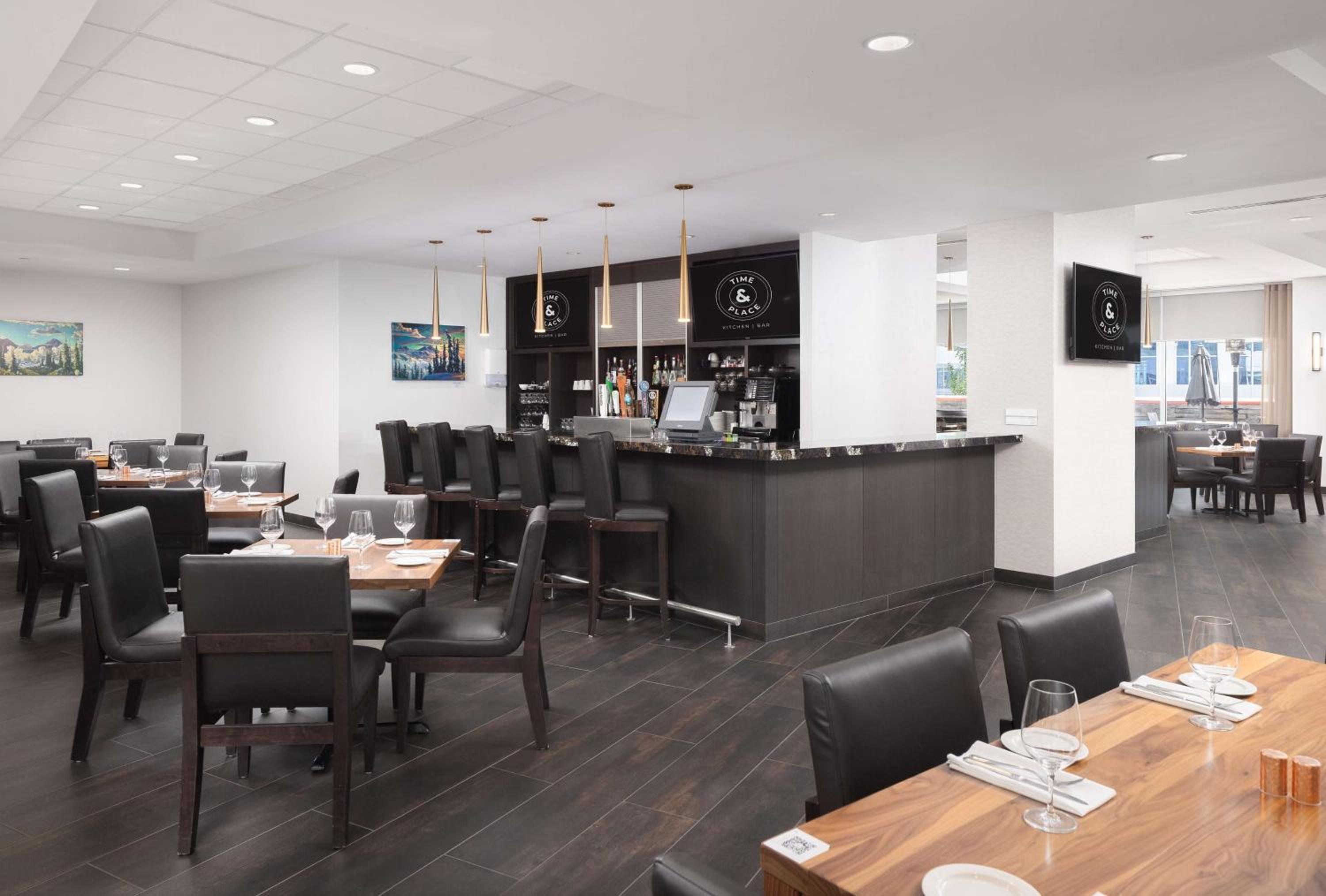 Hilton Vancouver Metrotown-1