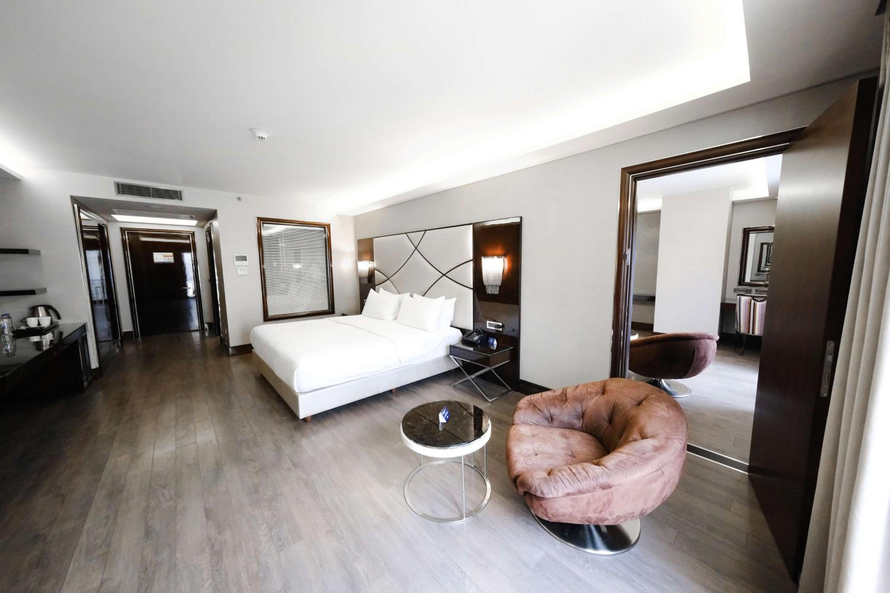 DoubleTree by Hilton İstanbul Esentepe - Image 44