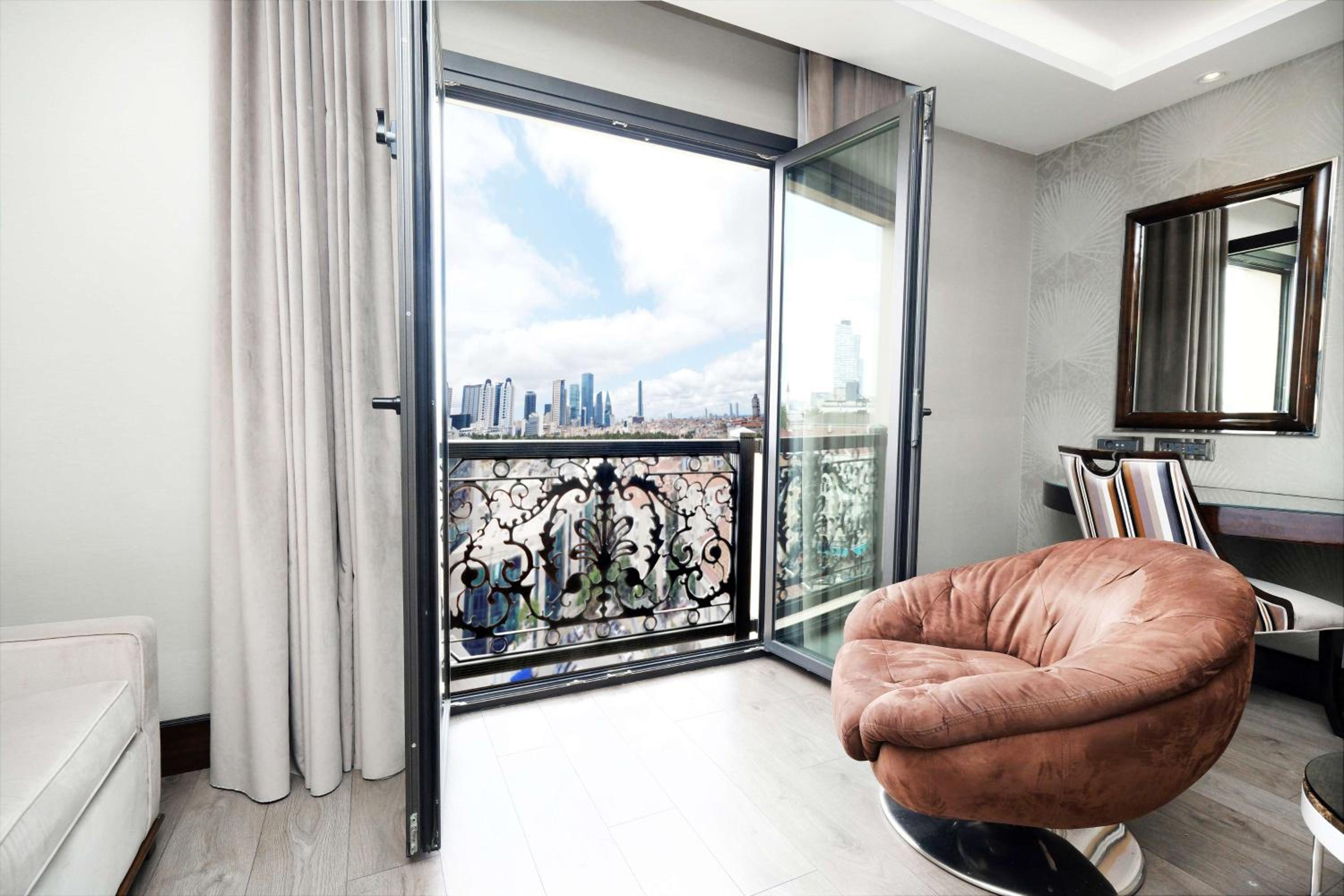 DoubleTree by Hilton İstanbul Esentepe - Image 45