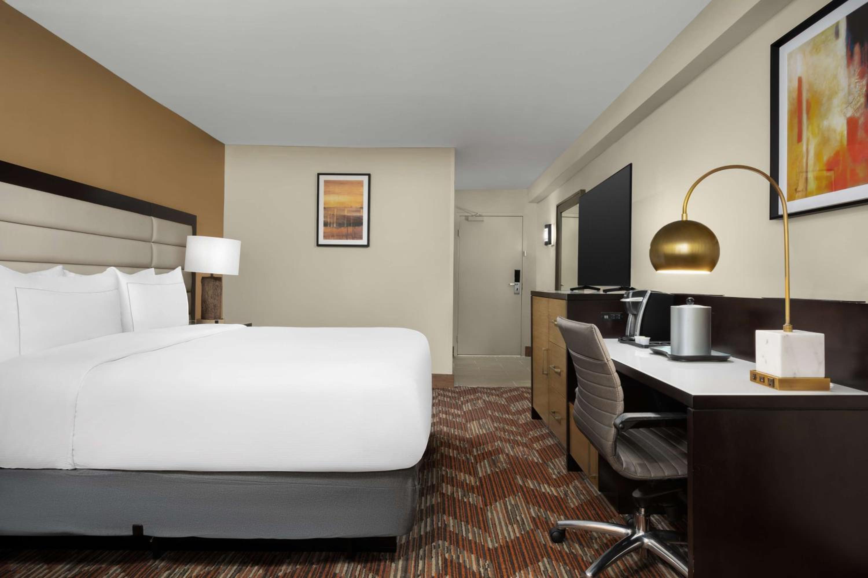 Doubletree By Hilton Greensboro Airport