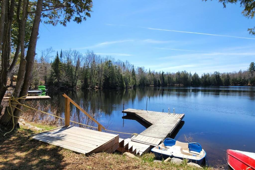 Peaceful Waterfront Getaway - Swim Fish Paddle boat Golf Hike Ski Shop