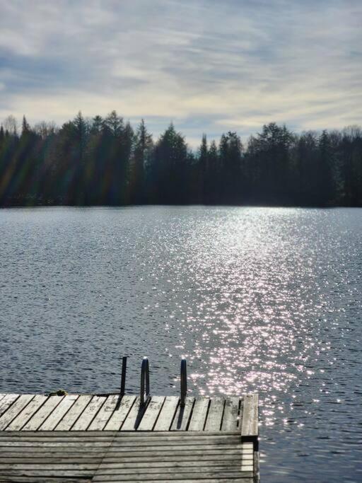 Peaceful Waterfront Getaway - Swim Fish Paddle boat Golf Hike Ski Shop