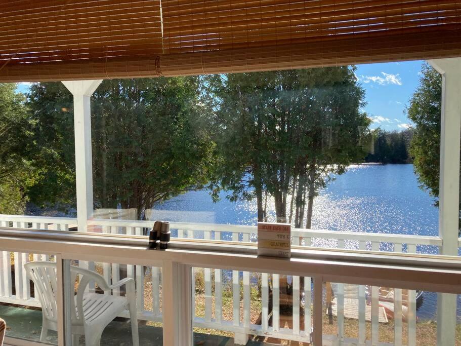Peaceful Waterfront Getaway - Swim Fish Paddle boat Golf Hike Ski Shop