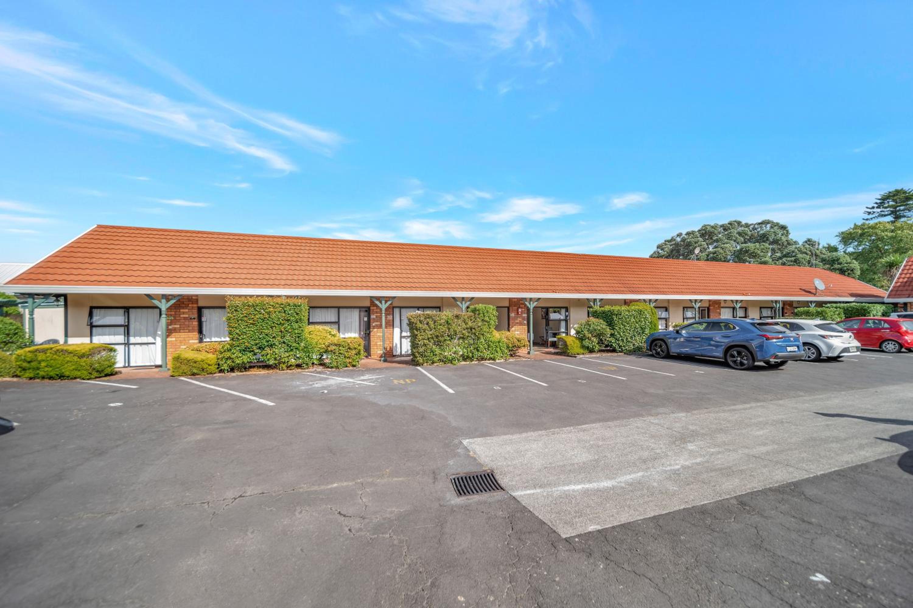 Tudor Court Motor Lodge — photo 46