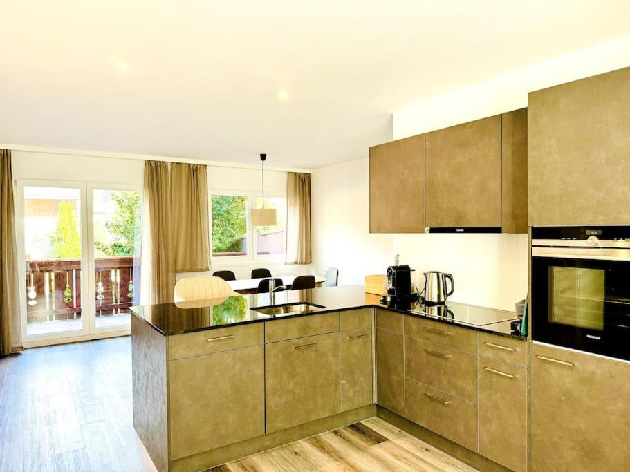 Bellevue & Classy Mountain View apartment