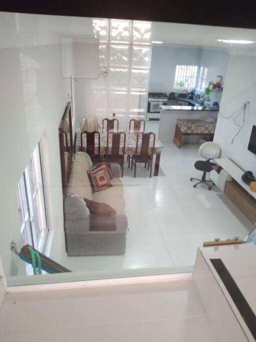Casa duplex com terraço e vista pro mar