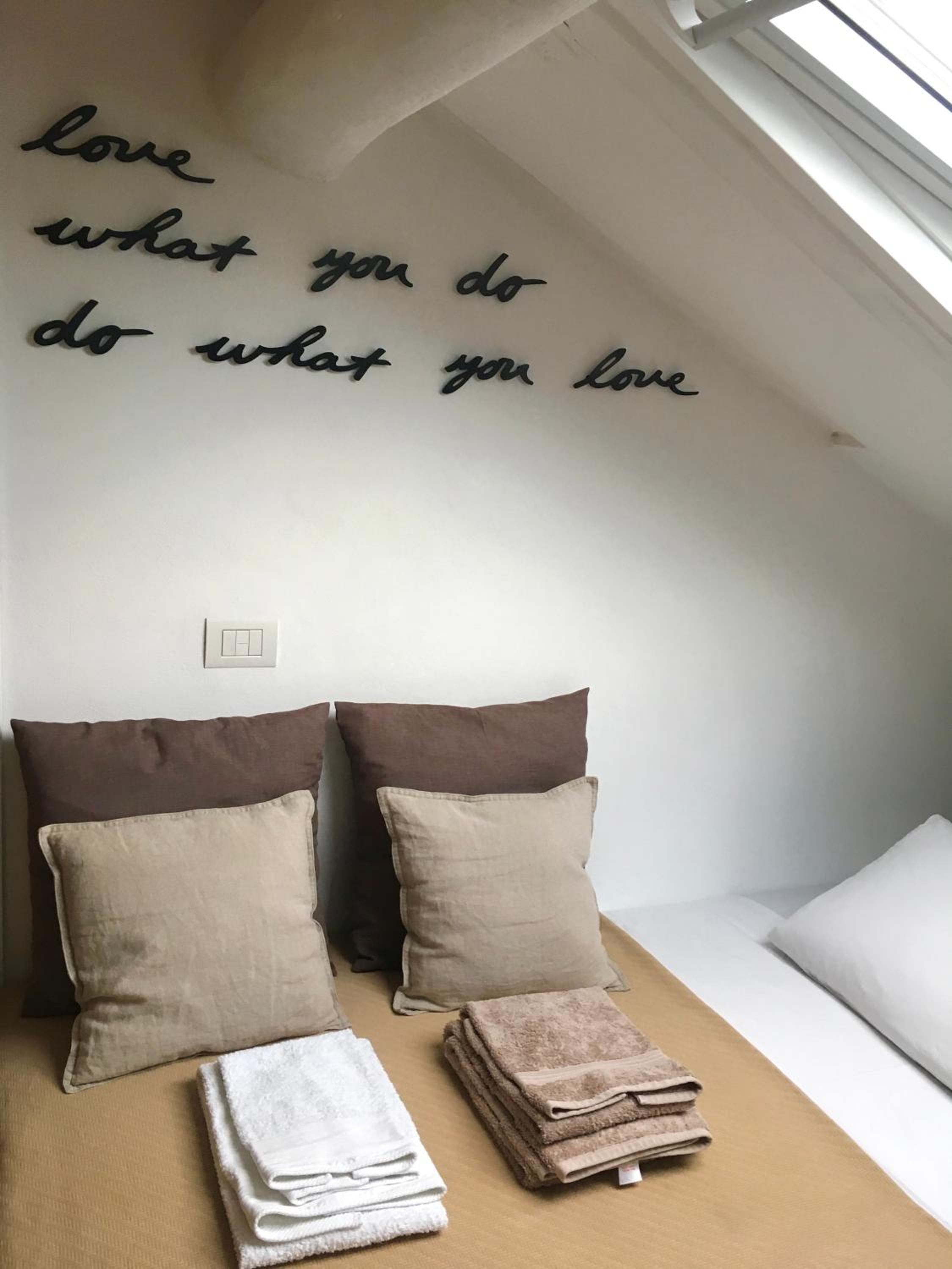Bright mini studio in the heart of Milan