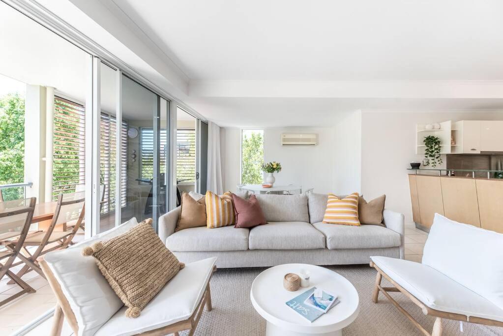Heart of Sunshine Spacious Apt Pool and Garden