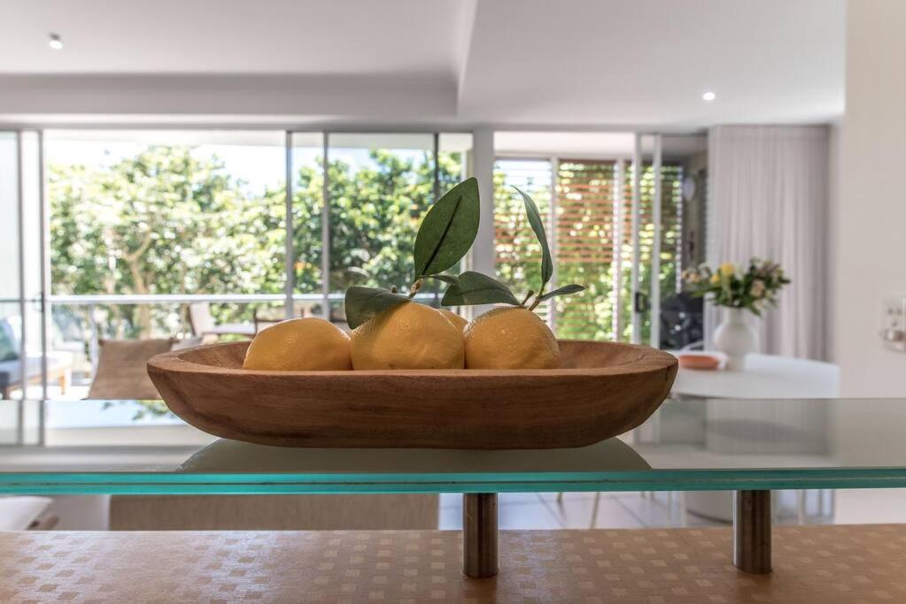 Heart of Sunshine Spacious Apt Pool and Garden