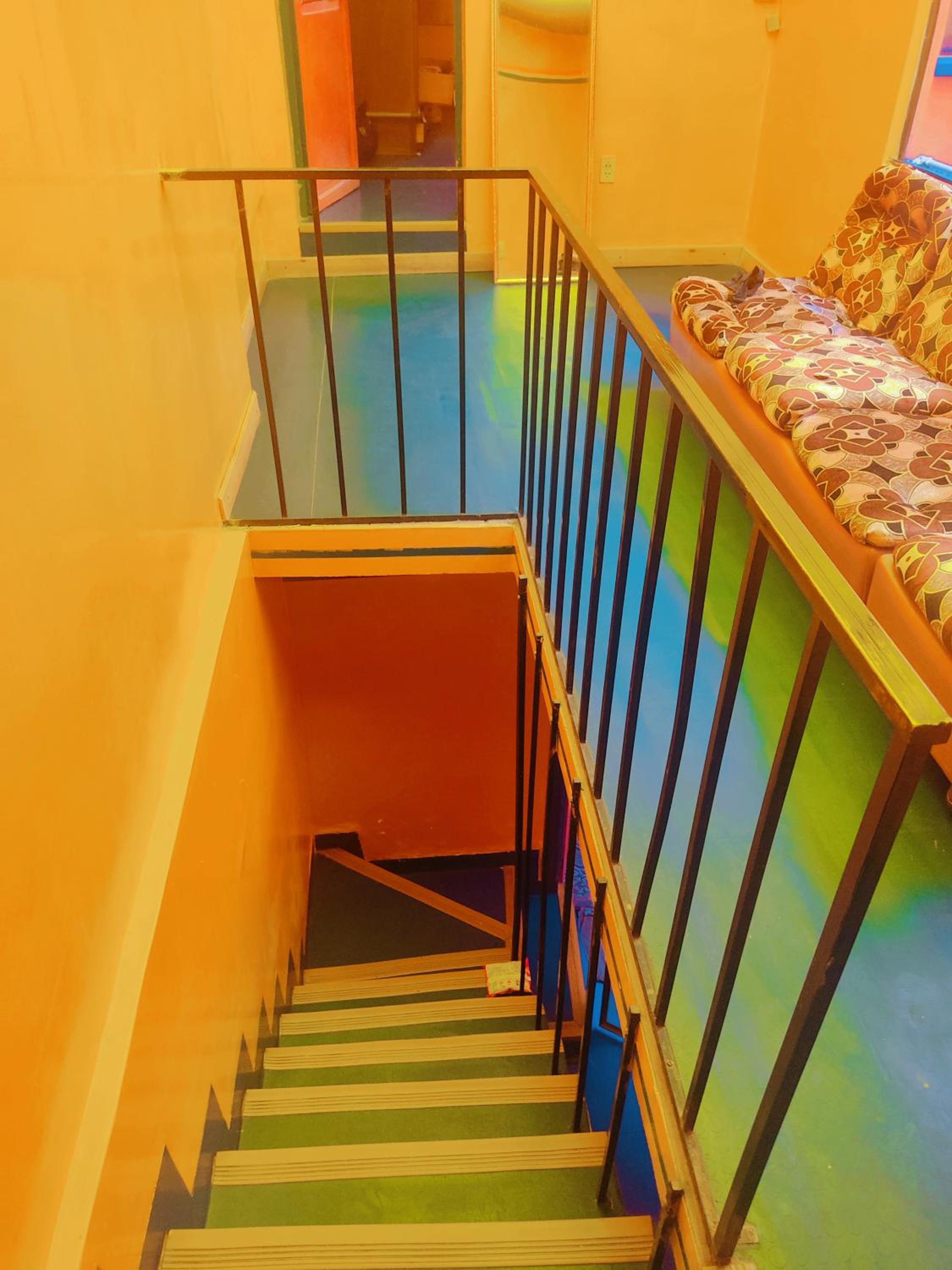 Casa familiar orange corner