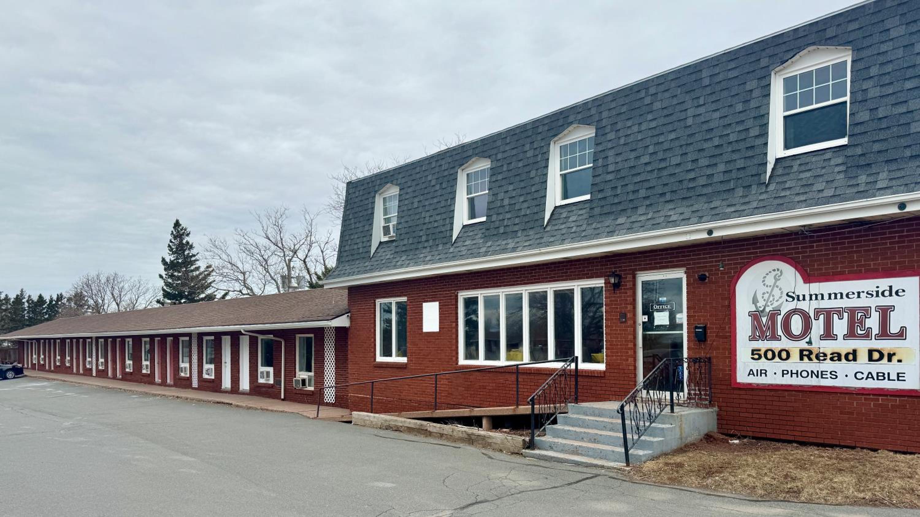 Summerside Vacations - SUMMERSIDE MOTEL COTTAGES - Property Image 1