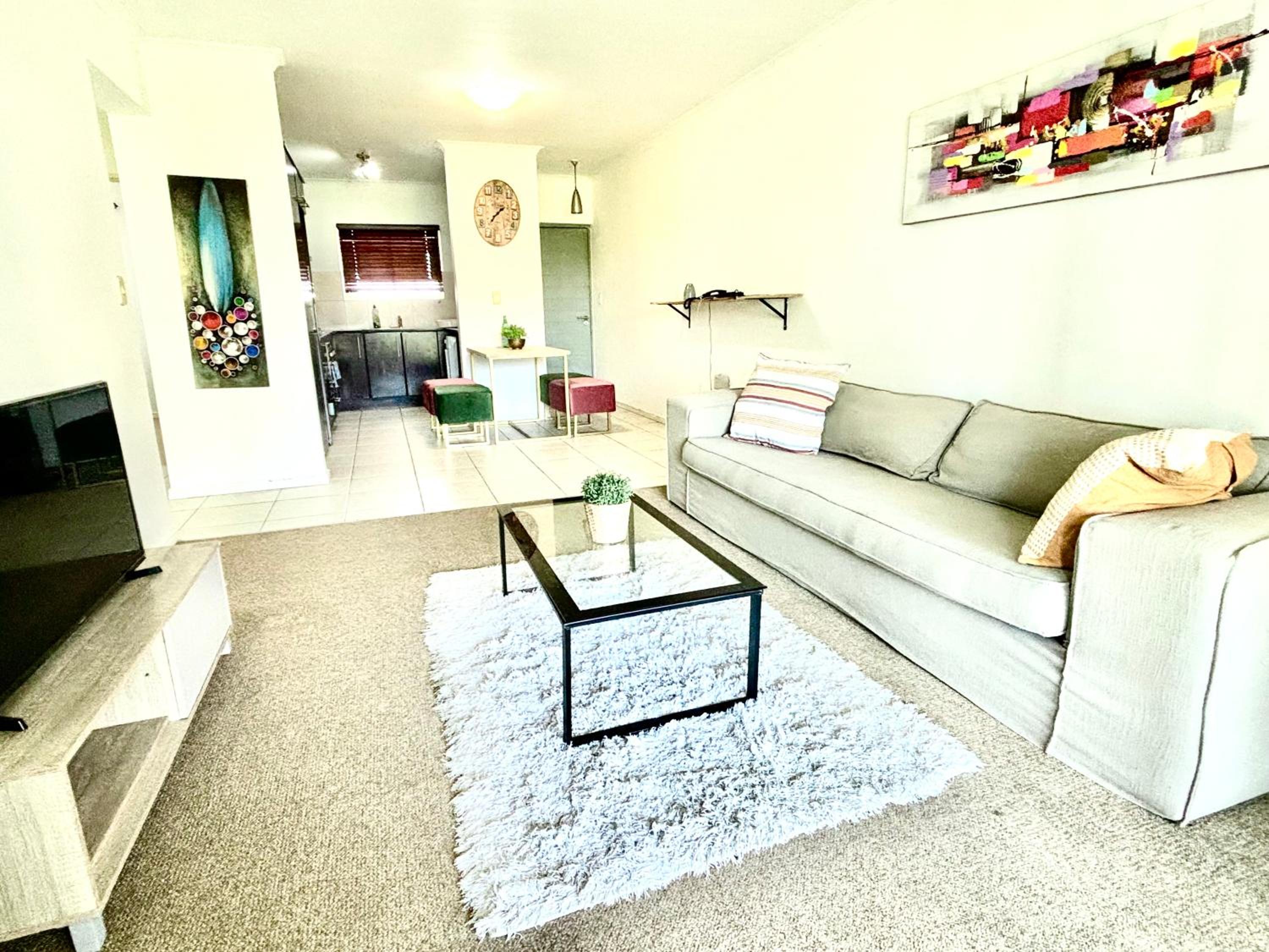 Cozy&warm apartment in Century city view 2