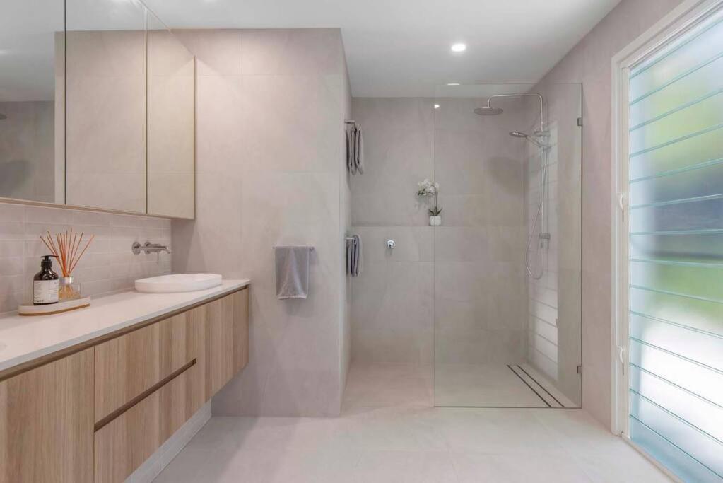 Paradise on Pacific ~ New Sunshine Beach Luxe Home
