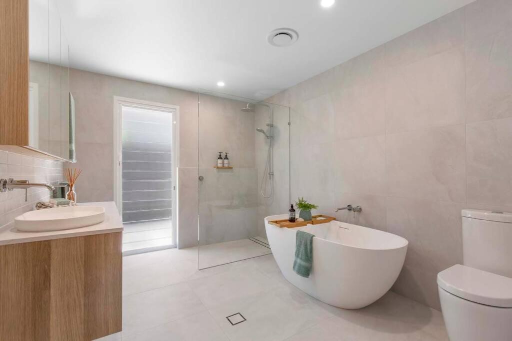 Paradise on Pacific ~ New Sunshine Beach Luxe Home
