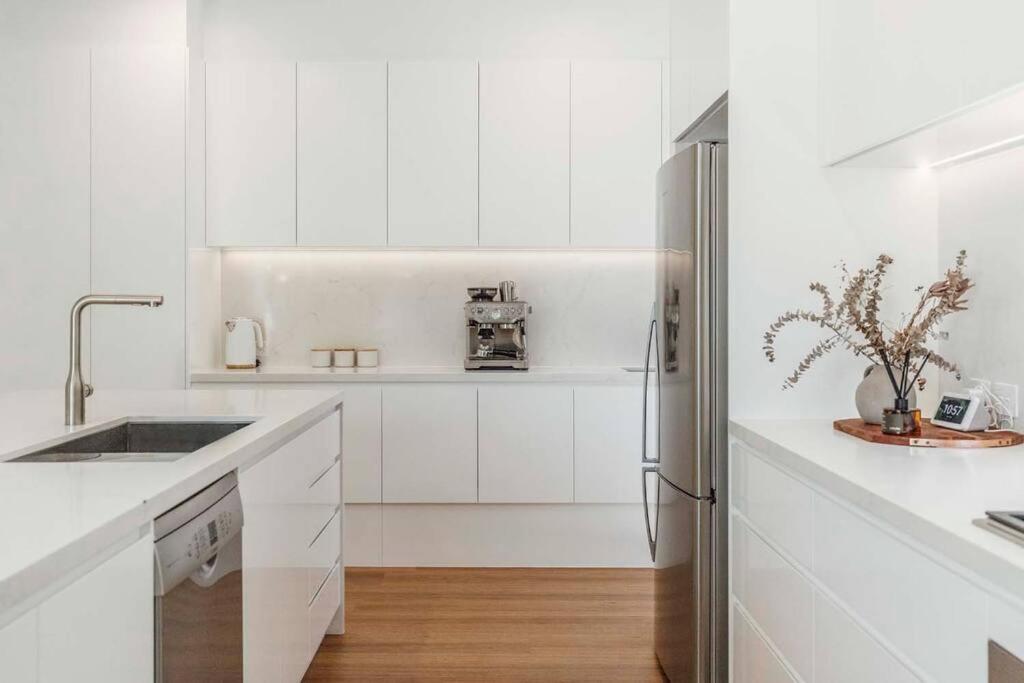 Paradise on Pacific ~ New Sunshine Beach Luxe Home